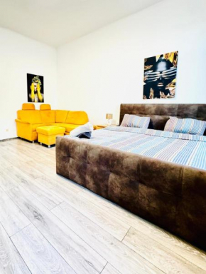 3BR Apartment for 9P, 10Min to FAC Platz